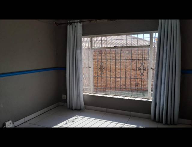 3 BEDROOM HOUSE FOR SALE IN BRACKENHURST